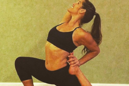 Jenna Lomazzo in lunge heel to the butt pose 